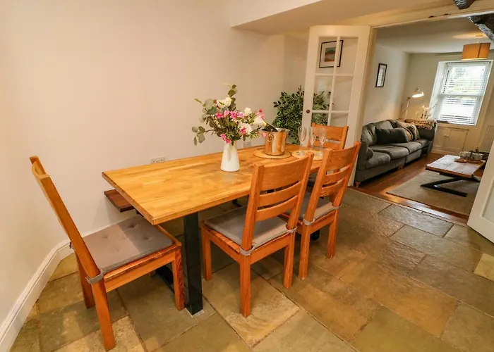 Bay Leaf * Kirkby Stephen